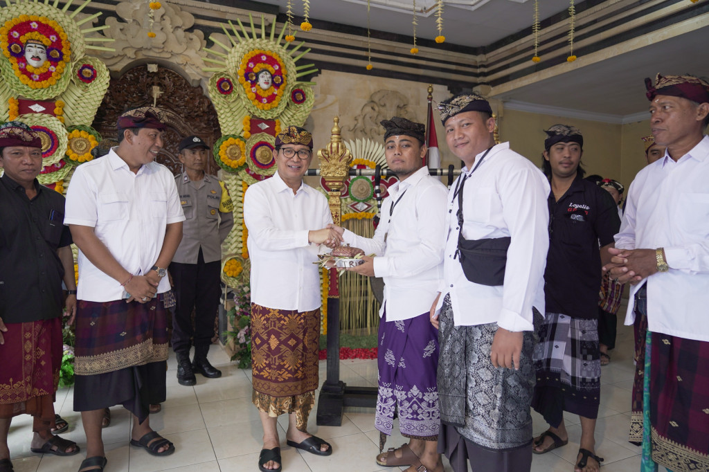 Lomba Tari Condong dan Gender Wayang Berpasangan Se-Bali